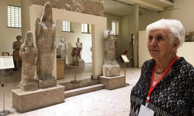 عين حارسة على آثار العراق، عادت لتحميها من السرقة، واستخرجتها تحفاً حتى من البالوعات.. لمحات من حياة العالمة لمياء الكيلاني