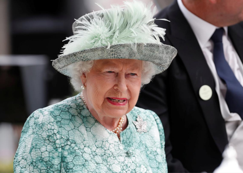 إليزابيث الثانية تخرق قانوناً 