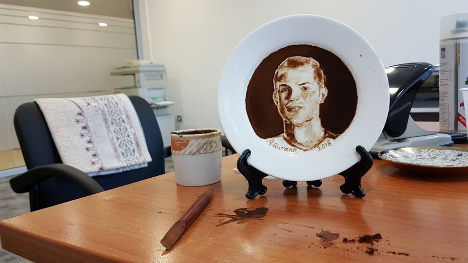 الرسم بالقهوة