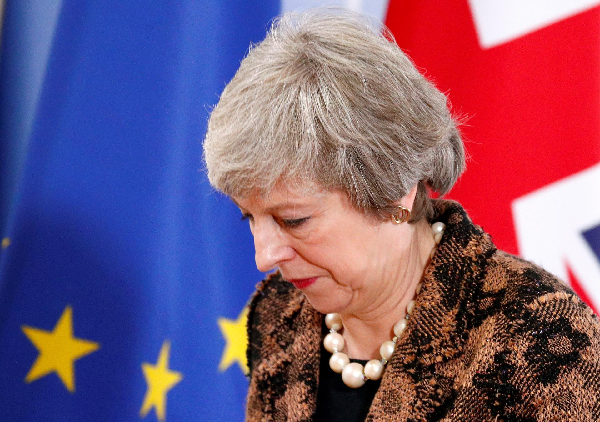 تيريزا ماي تتعرض للذل والسحق في البرلمان البريطاني