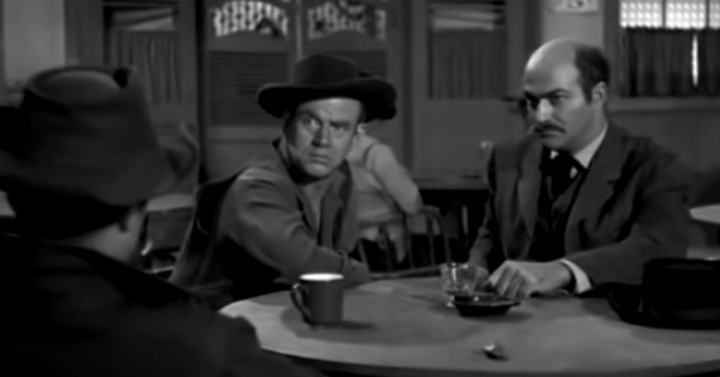 في مسلسل تلفزيوني يعود للخمسينيات: رجل مخادع يُدعى ترامب يحاول إقناع الناس بكارثة منتظرة لتمويل بناء جدار (فيديو)