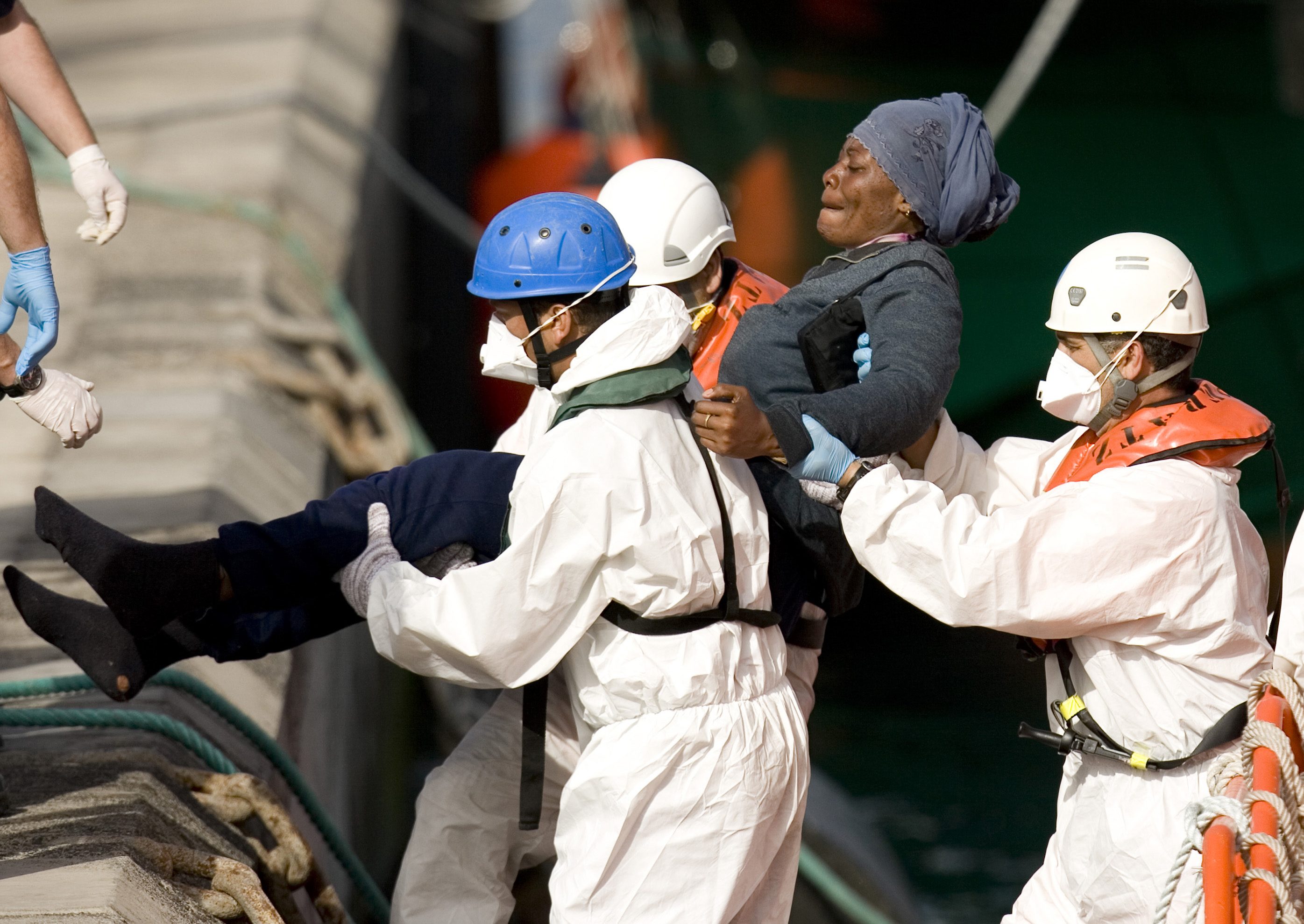 مهاجرون غير شرعيين