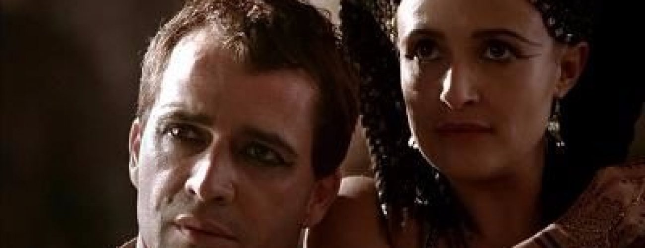 كليوباترا ومارك أنطونيو.. ملحمة الحب والجنس والسلطة التي انتهت بالانتحار