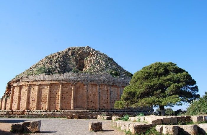 يتحدث بعض الجزائريين عن وجود نحو 100 هرم في أنحاء مختلفة ببلادهم/مواقع التواصل الاجتماعي