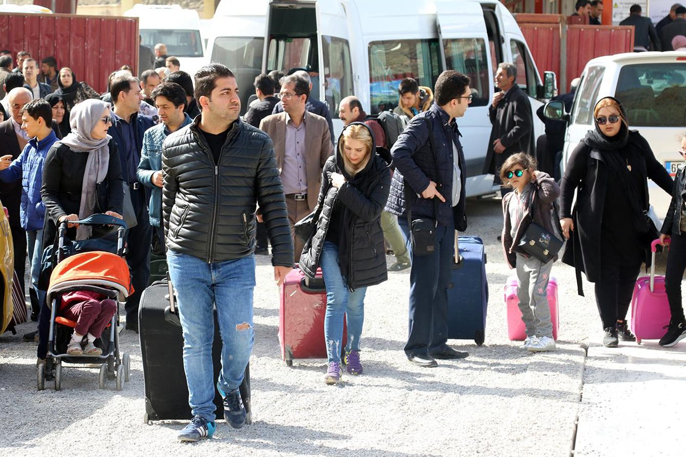 إيرانيون في مدينة فان التركية (مواقع تركية)