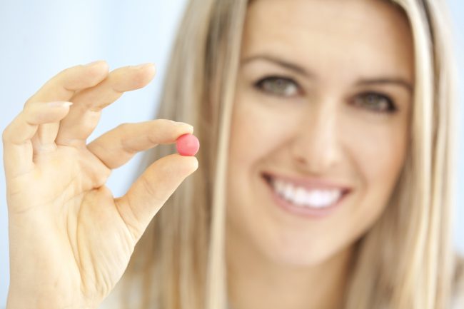 انتشرت مؤخراً في مصر فهل أوفت بوعدها؟ كل ما تريد معرفته عن فياغرا النساء، وأعراضها الجانبية