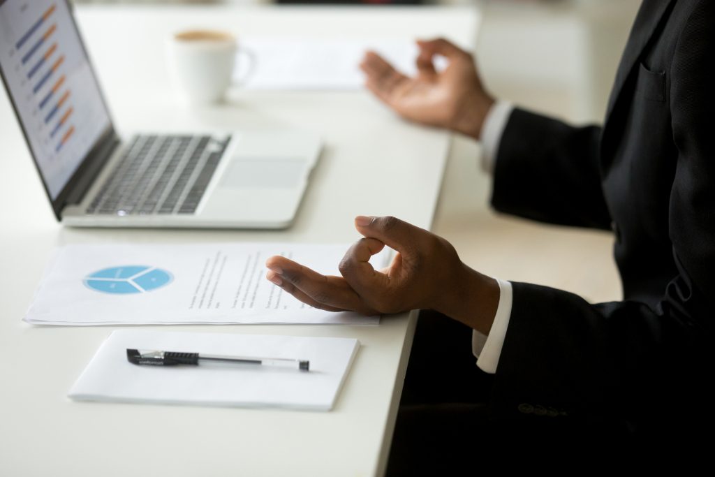 كيف يمكن تجنُّب عدم التركيز في العمل؟ إليك الخطوات العملية