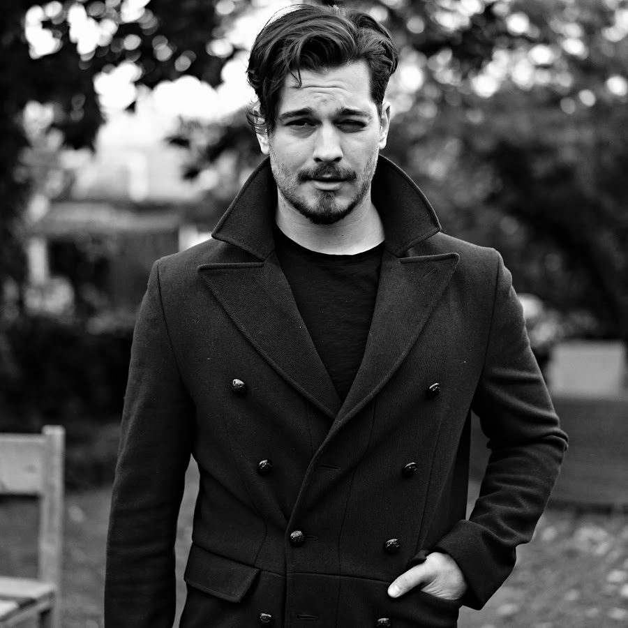 قضية الاتجار بالمخدرات تلاحق شاتاي أولسوي ونجوماً أتراكاً آخرين بعد 7 سنوات