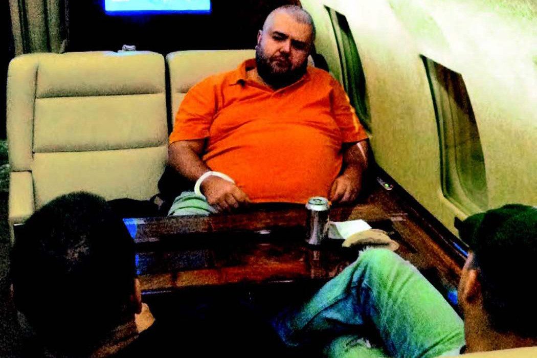 بول لو رو، تم ضبطه وحبسه على متن طائرة من قبل عملاء وكالة مكافحة المخدرات