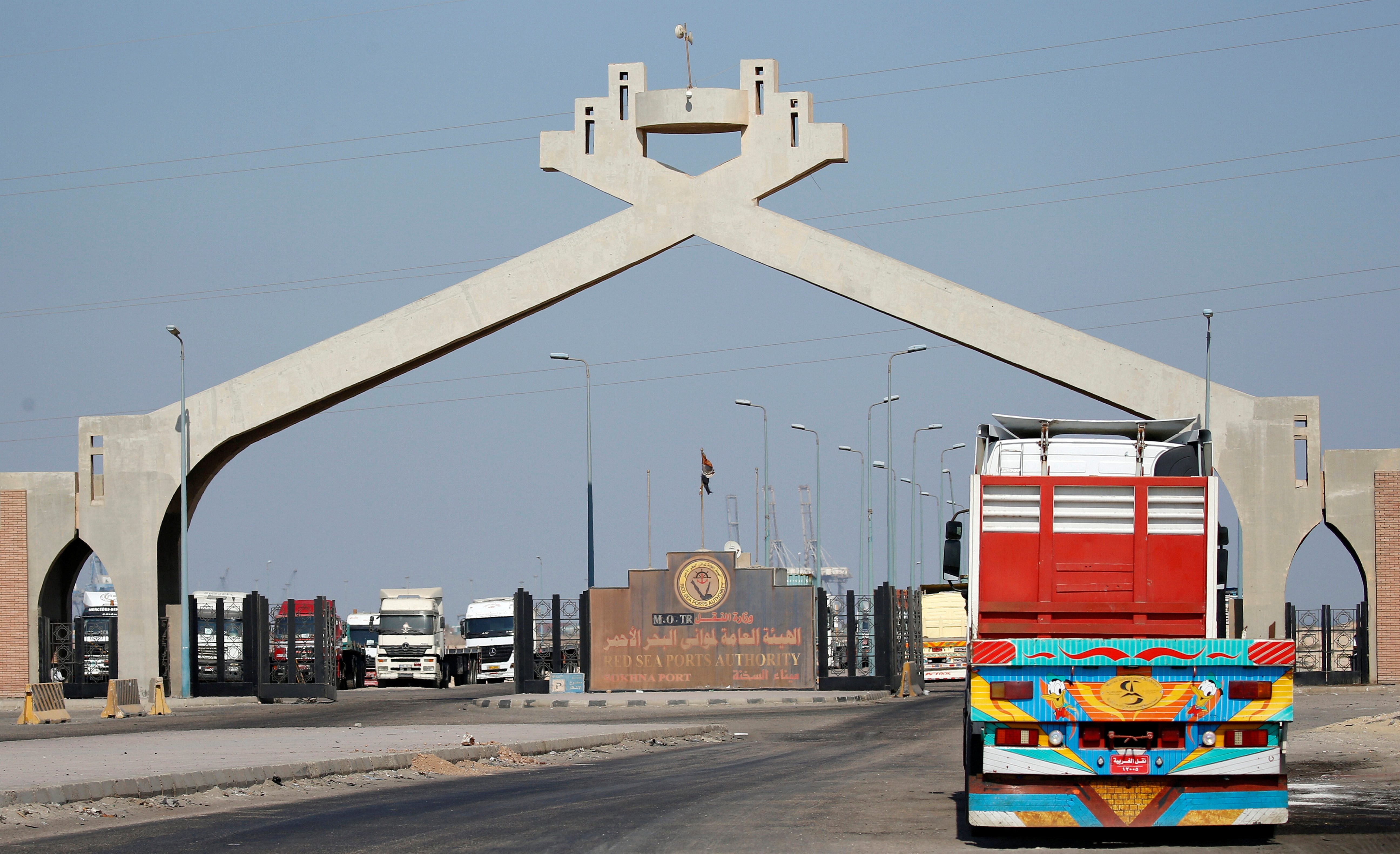 ثلاثة تحالفات عالمية تُنافس على إنشاء ميناء جاف غرب القاهرة