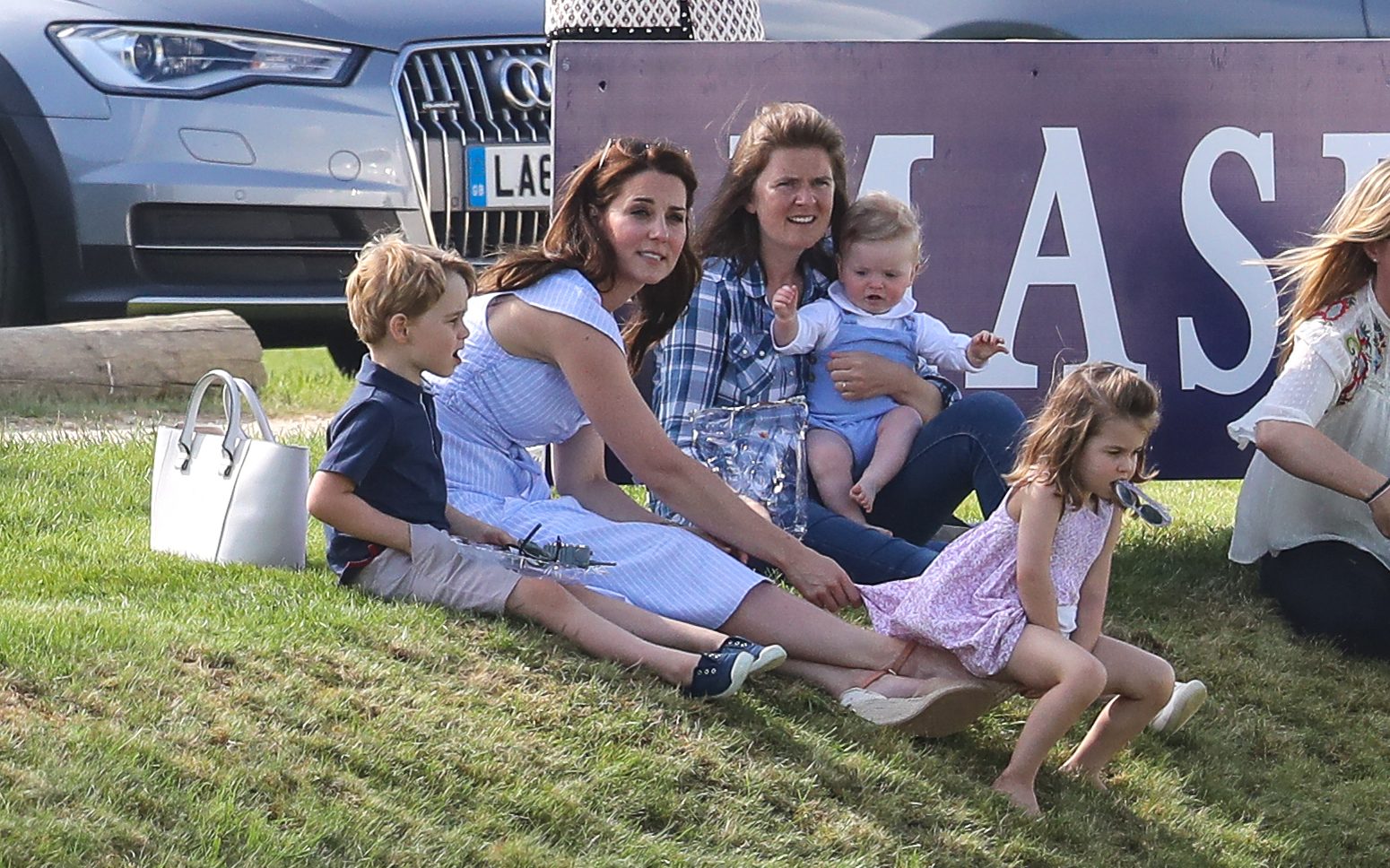 كيت ميدلتون تعلم أبناءها الأمراء هوايات يدوية غير تقليدية