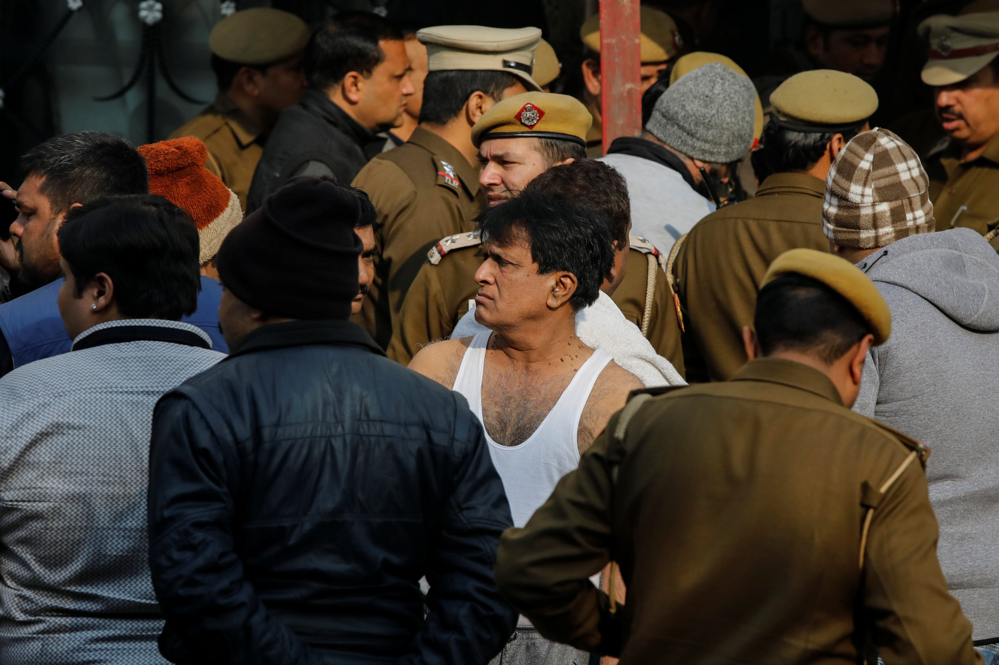 حريق بفندق في نيودلهي يقتل 17 شخصاً على الأقل