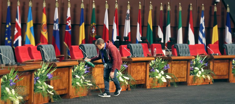 الاستعدادات للقمة العربية الأوروبية/ رويترز