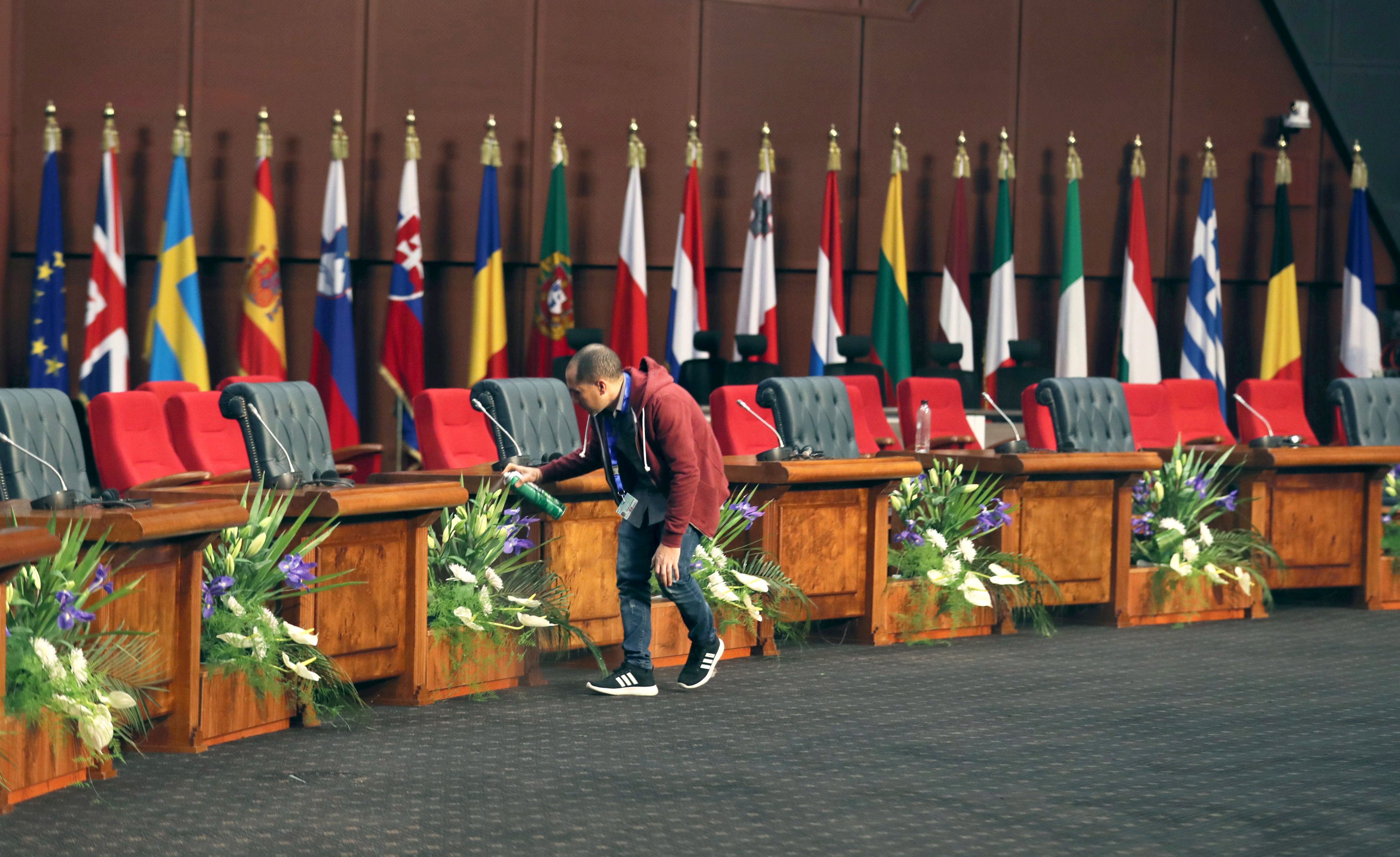 الحاضرون والغائبون عن القمة العربية الأوروبية بشرم الشيخ