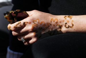 رسم الحناء المغربية على يد ميغان ماركل