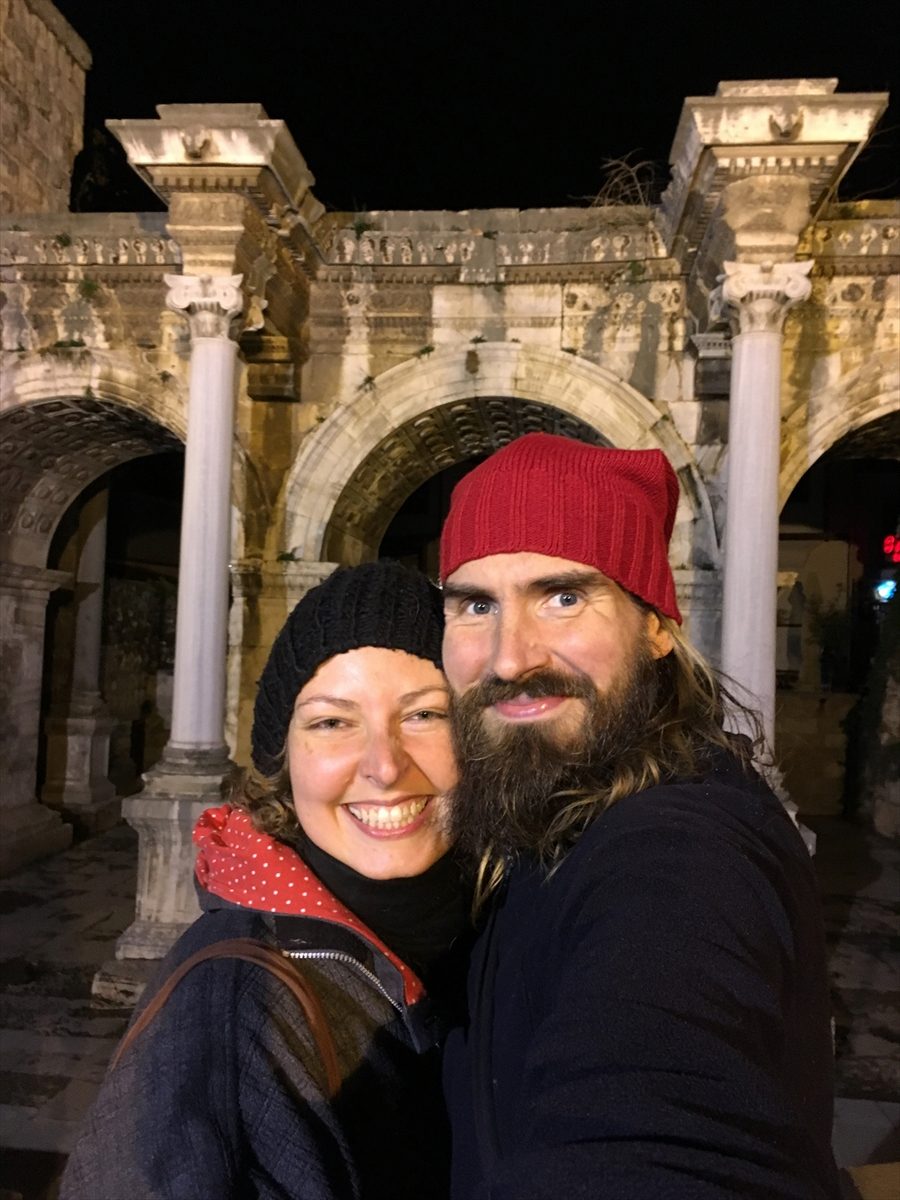 رحلتهما انطلقت من برلين ومستمرة منذ 9 أشهر