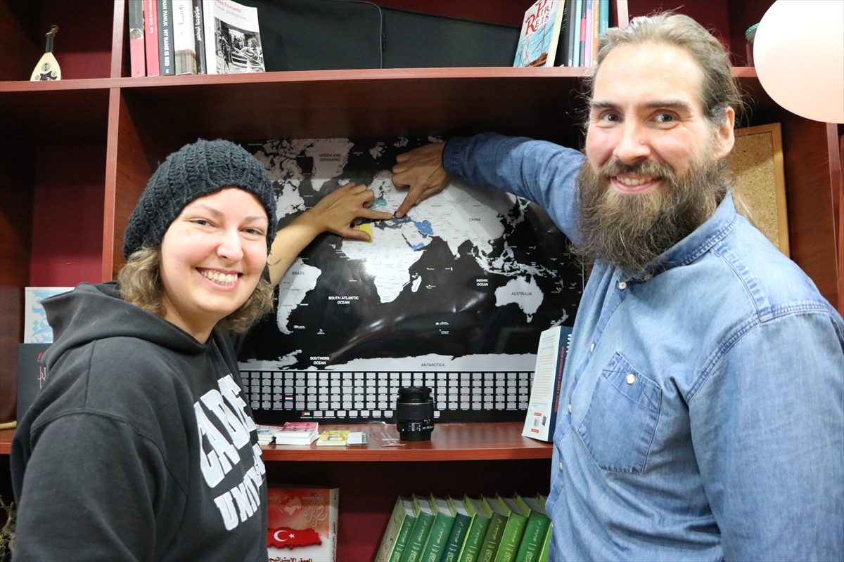 بلا نقود.. زوجان ألمانيان يسافران إلى 7 بلدان