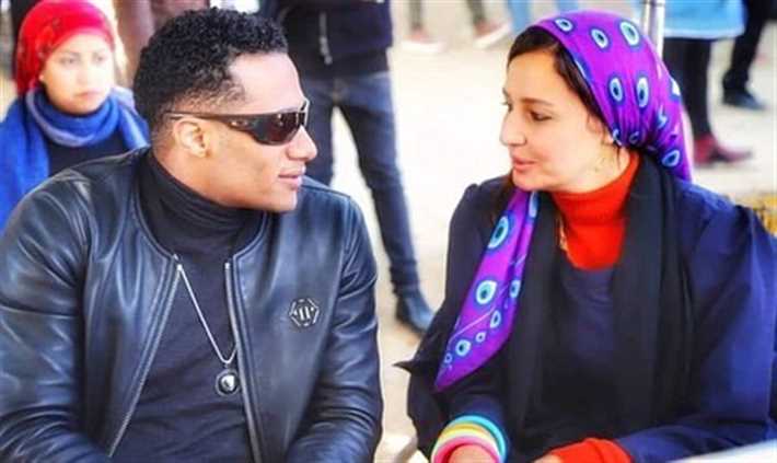 صورة لحلا شيحة بغطاء الرأس ليناسب دورها الجديد