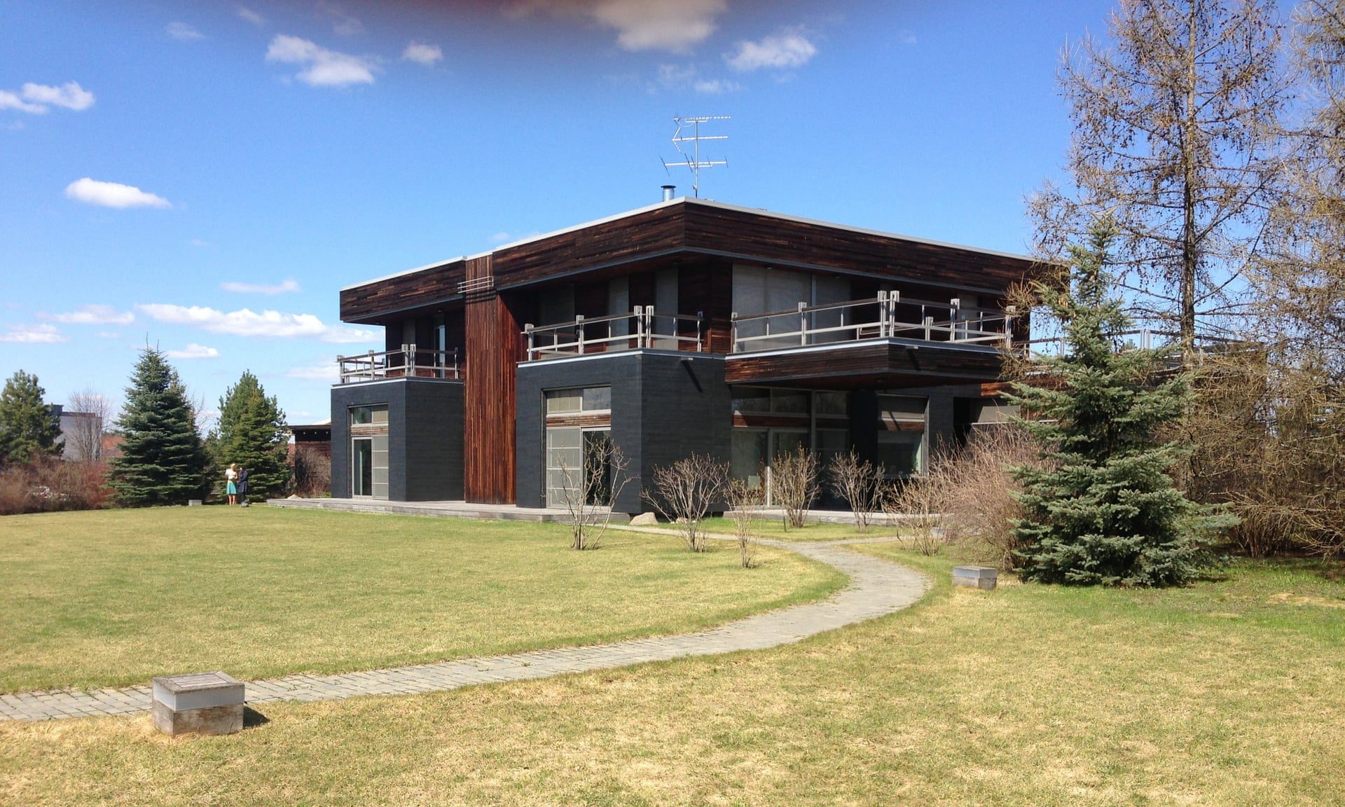 أحد العقارات التي تملكها زوجة بيسكوف/ الغارديان