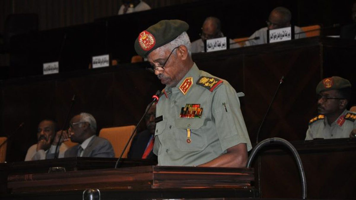 وزير الدفاع السوداني الذي أصبح نائبا للرئيس