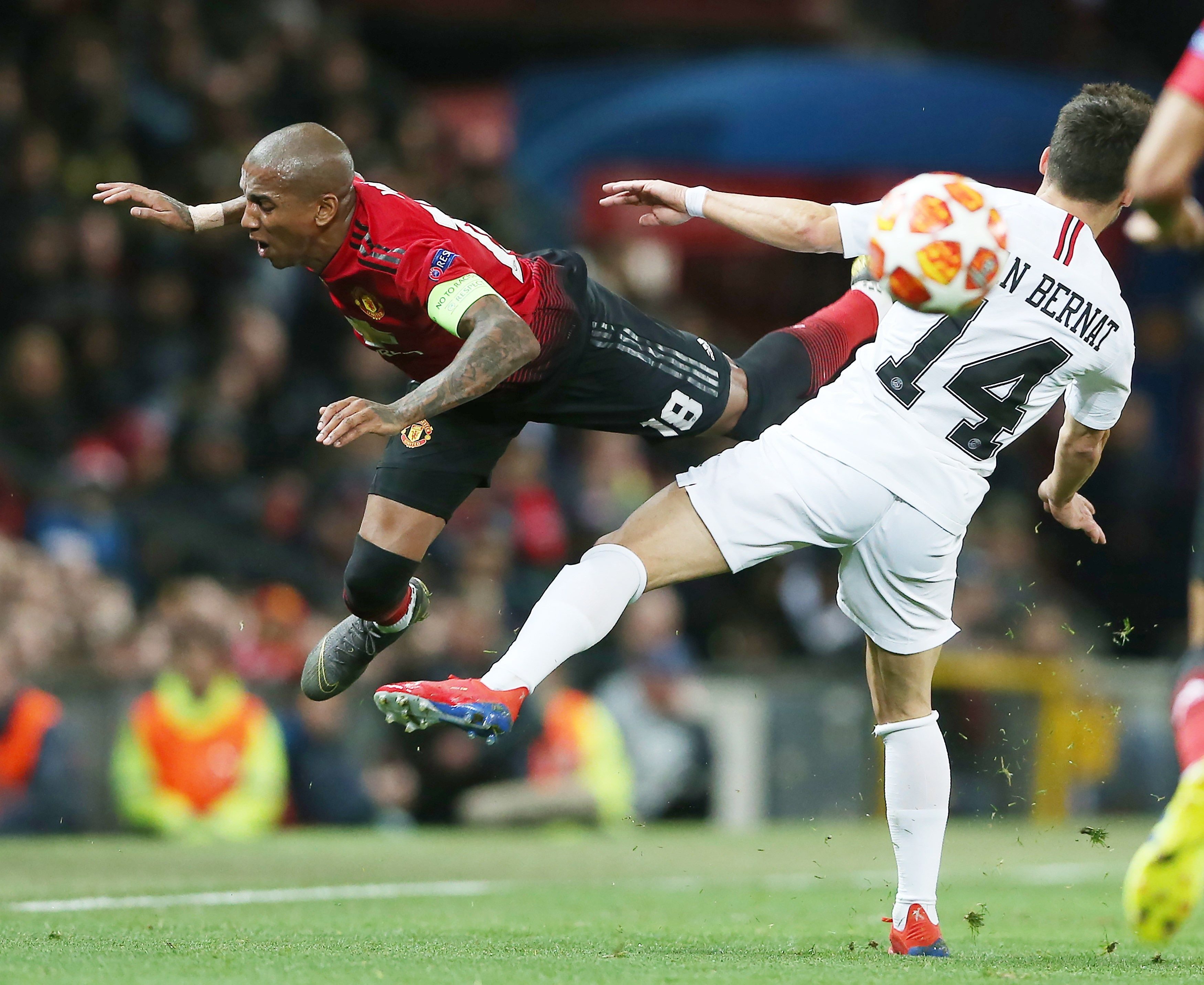 الوحيد الفائز بمباراة إقصائية منذ رحيل السير.. خسارة اليونايتد تعيد حقاً متأخراً لمدرب فاشل