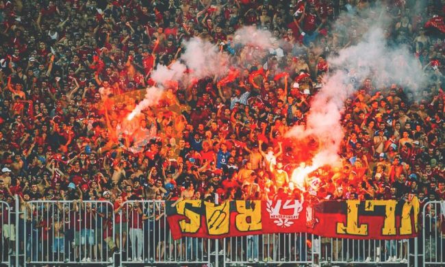 رغم قرار الأمن.. الأهلي يؤكد لعب مباراته أمام بيراميدز بحضور جماهيري