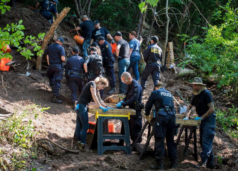 سفاح كندي قاتل متسلسل