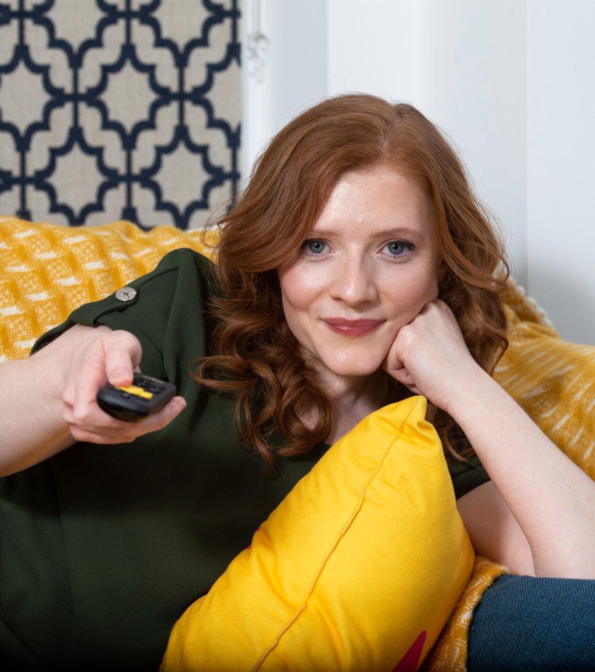 محبة للمسلسلات تحصل على 45 ألف دولار لتشاهد عروضها المفضلة لمدة عام