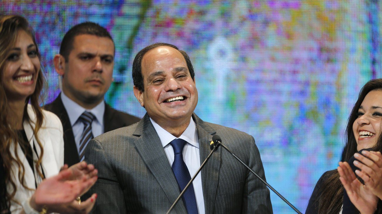 عاملاً مصرياً هربوا من الكفيل السعودي يناشدون الرئيس التدخ