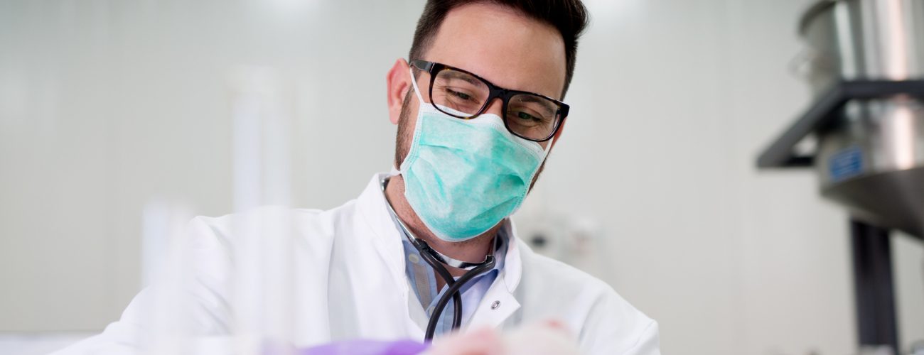 شهد العالم انتشاراً واسعاً للإصابة بإنفلونزا الخنازير بين عامي 2009 و2010، وتسبب بوفاة الآلاف