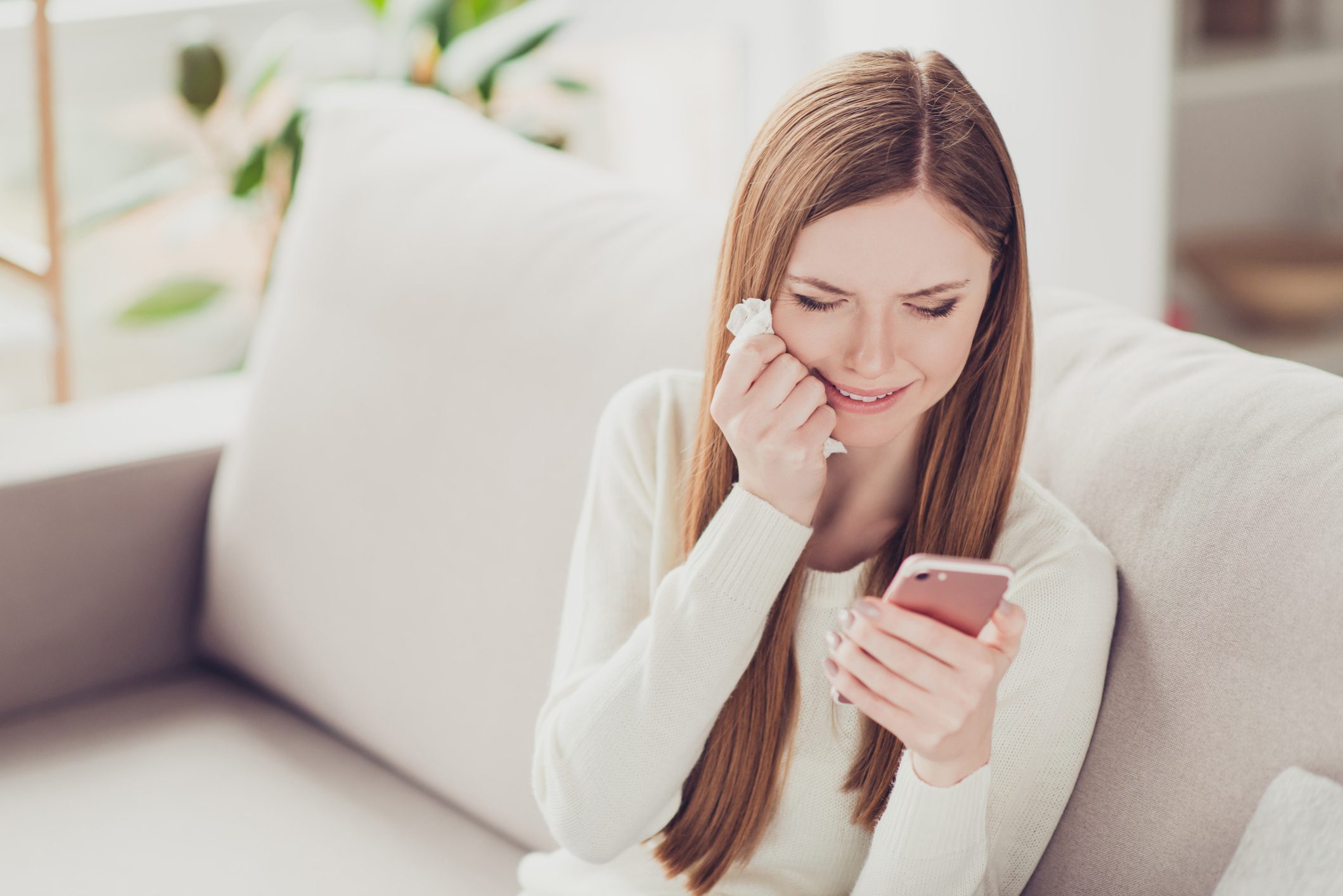 الصدمات القديمة تزيد من بكاء النساء / istock
