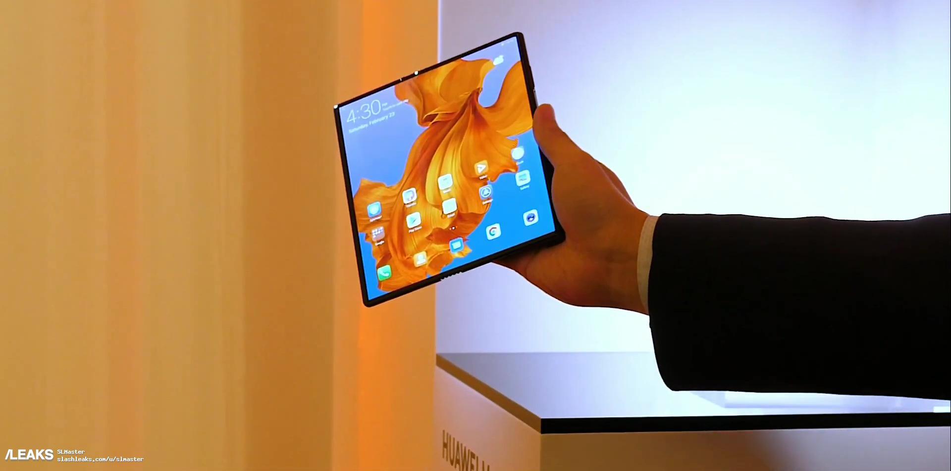 هواوي تقدم هاتفها المحمول الجديد «ميت 10» القابل للطي (فيديو)