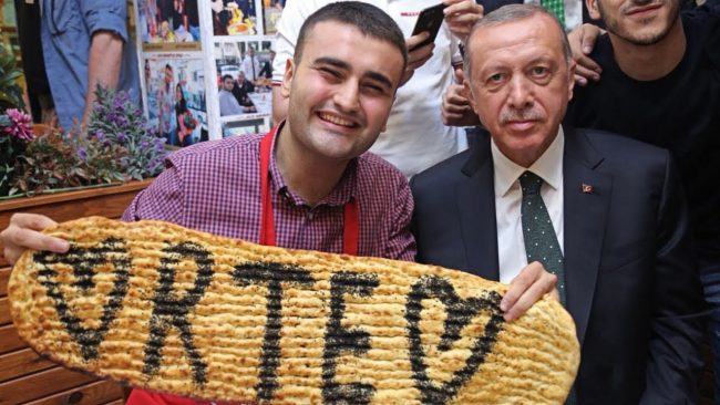 تعليق فنانة لبنانية على منشور الشيف بوراك يثير السخرية