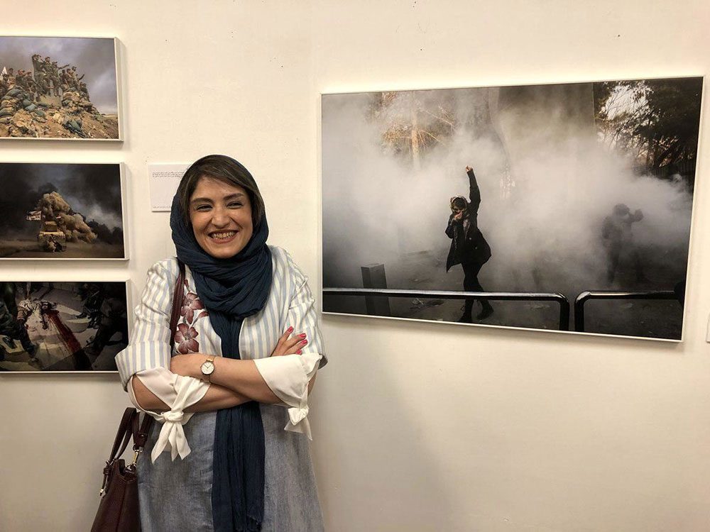 مصورة إيرانية تشعر بـ«العار» لاستخدام الرئيس الأمريكي صورة لها