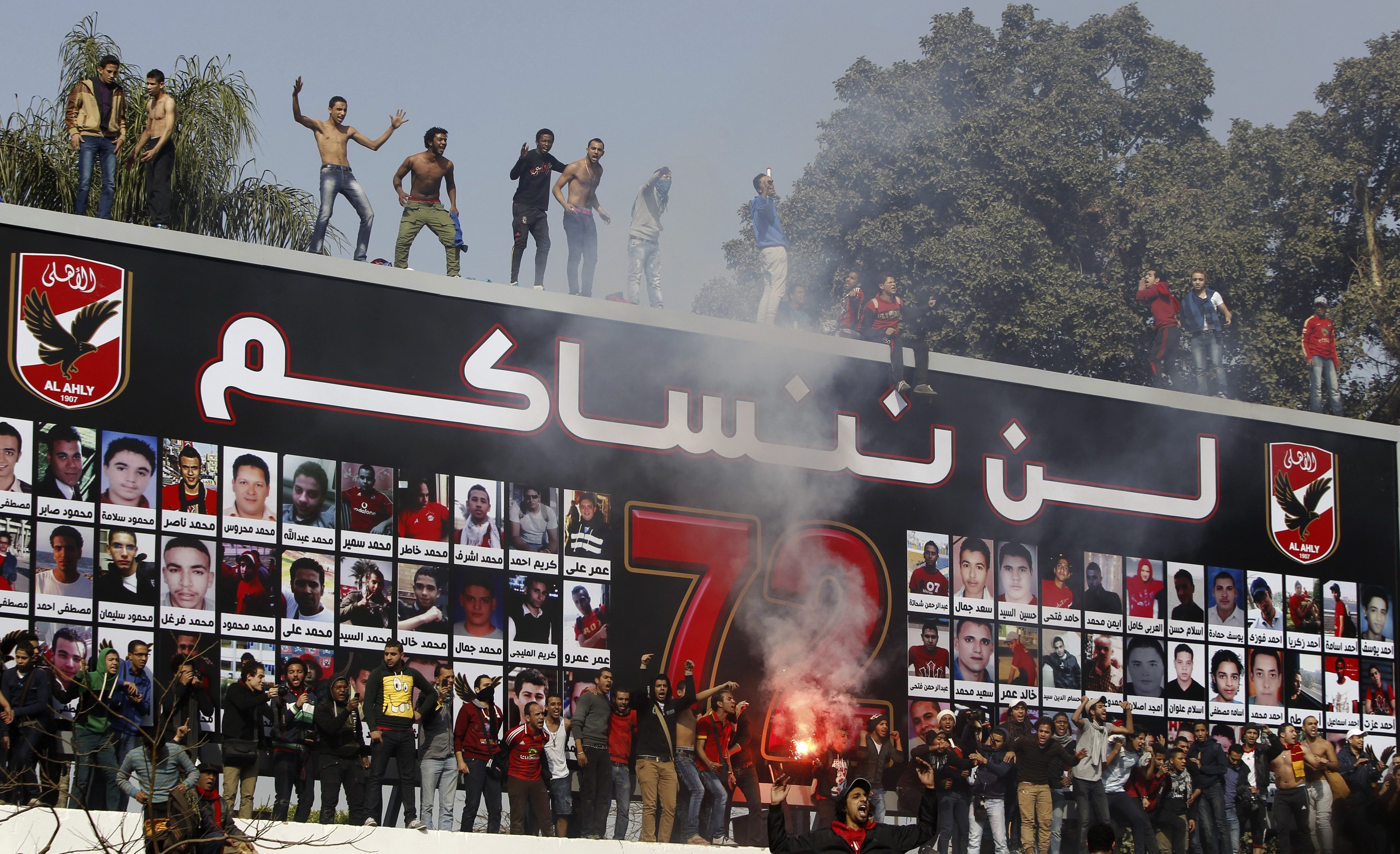 مجزرة بورسعيد واحدة من أسوأ 10 كوارث في تاريخ كرة القدم (رويترز)
