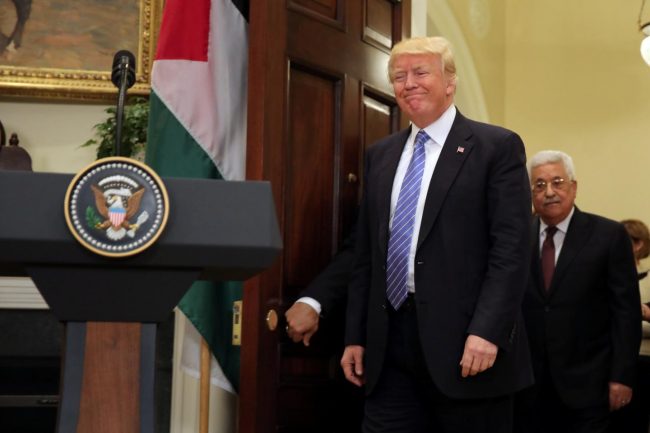 واشنطن توقف بشكل كامل دعمَها للفلسطينيين في الضفة الغربية وقطاع غزة