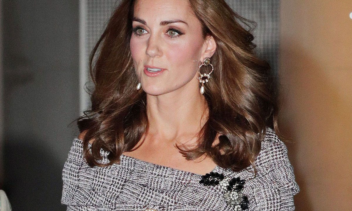 ZARA تصنع نسخةً بسعرٍ معقول من فستان كيت الصوفي الخشن