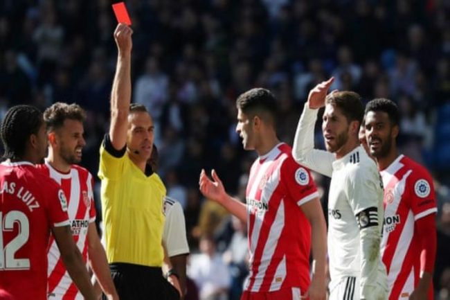 يلعب بشعار المطرب محمد عبده.. اختلاف الألوان يضيع أحلام سيرجيو راموس