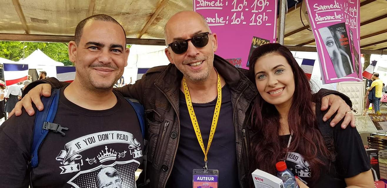 سنية وزوجها سامي مع أحد الكتاب الفرنسيين