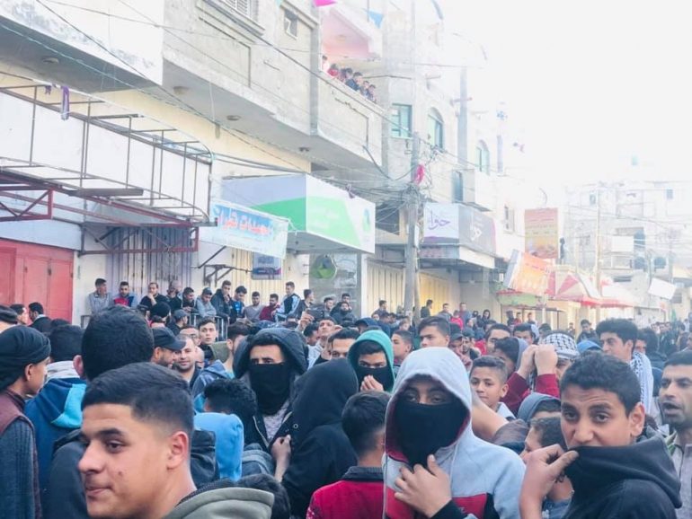 الأجهزة الأمنية في القطاع تصدَّت للمسيرات بالقوة، واعتقلت عدداً من المتظاهرين/ مواقع تواصل
