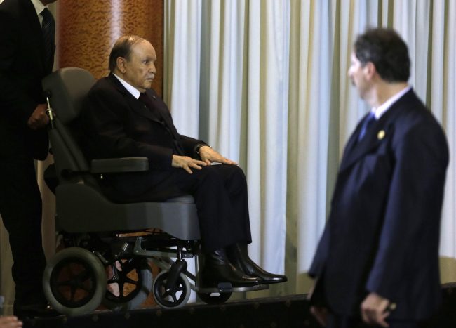 هدد باستخدام السلاح ضد المتظاهرين وأهان الأمازيغ.. تعرّف على الذراع اليمنى لبوتفليقة الذي تخلّى عنه