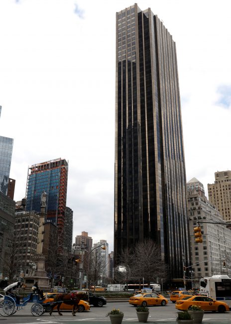 سرقة مجوهرات بقيمة 353 ألف دولار من برج ترامب.. قبل قضاء الرئيس الأمريكي ليلته هناك