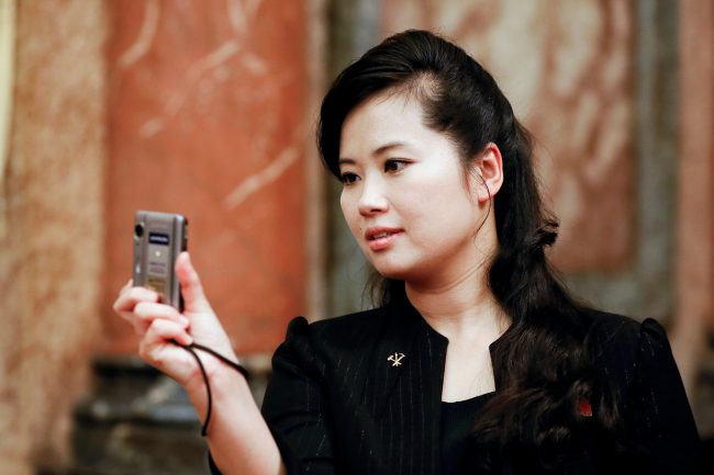 بينما ركز الجميع على كيم وترامب في قمة هانوي، هناك من كان يبحث عن شقيقته الصغرى!