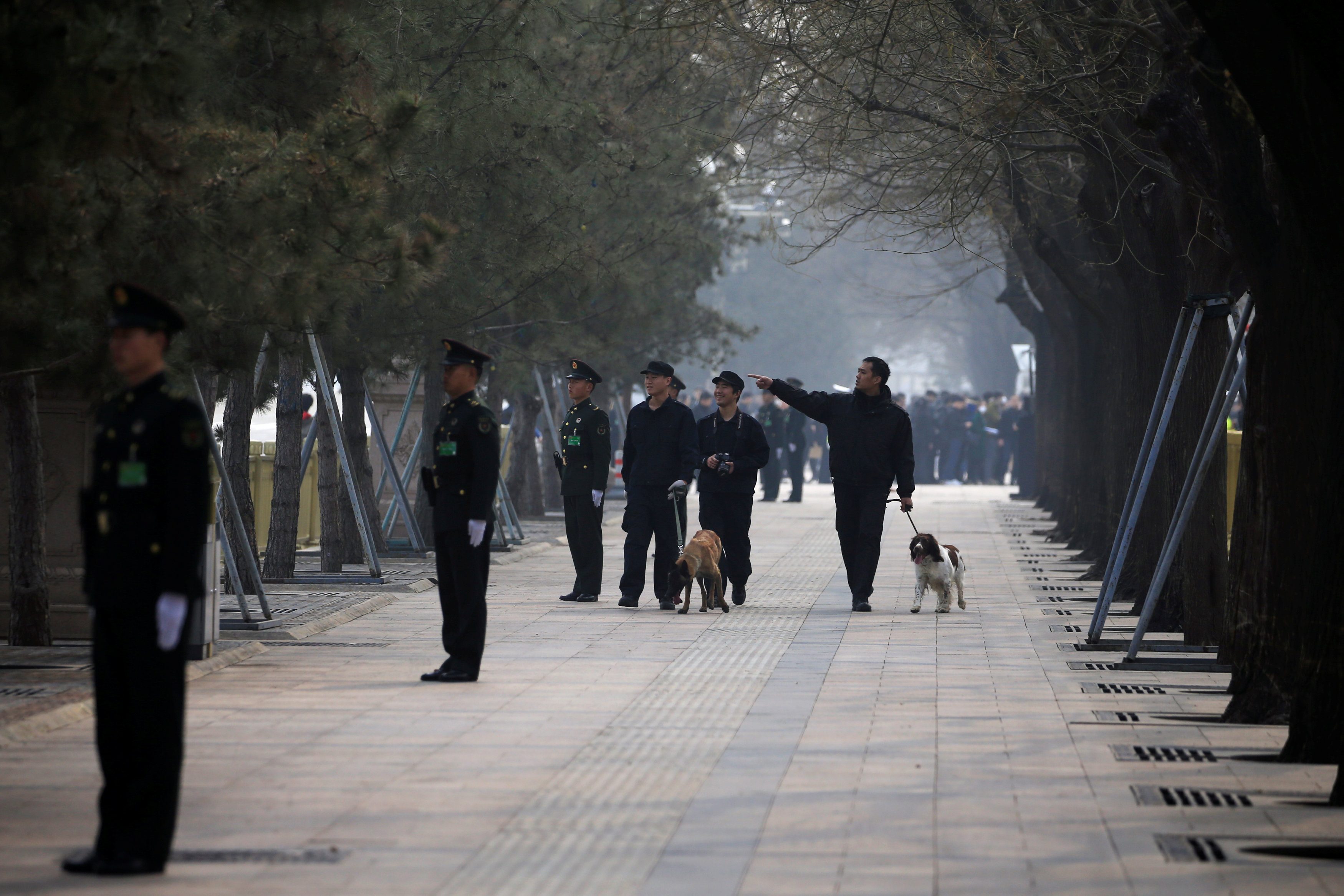 الصين تراقب مواطنيها الشرطة الصنينة غرامة مالية