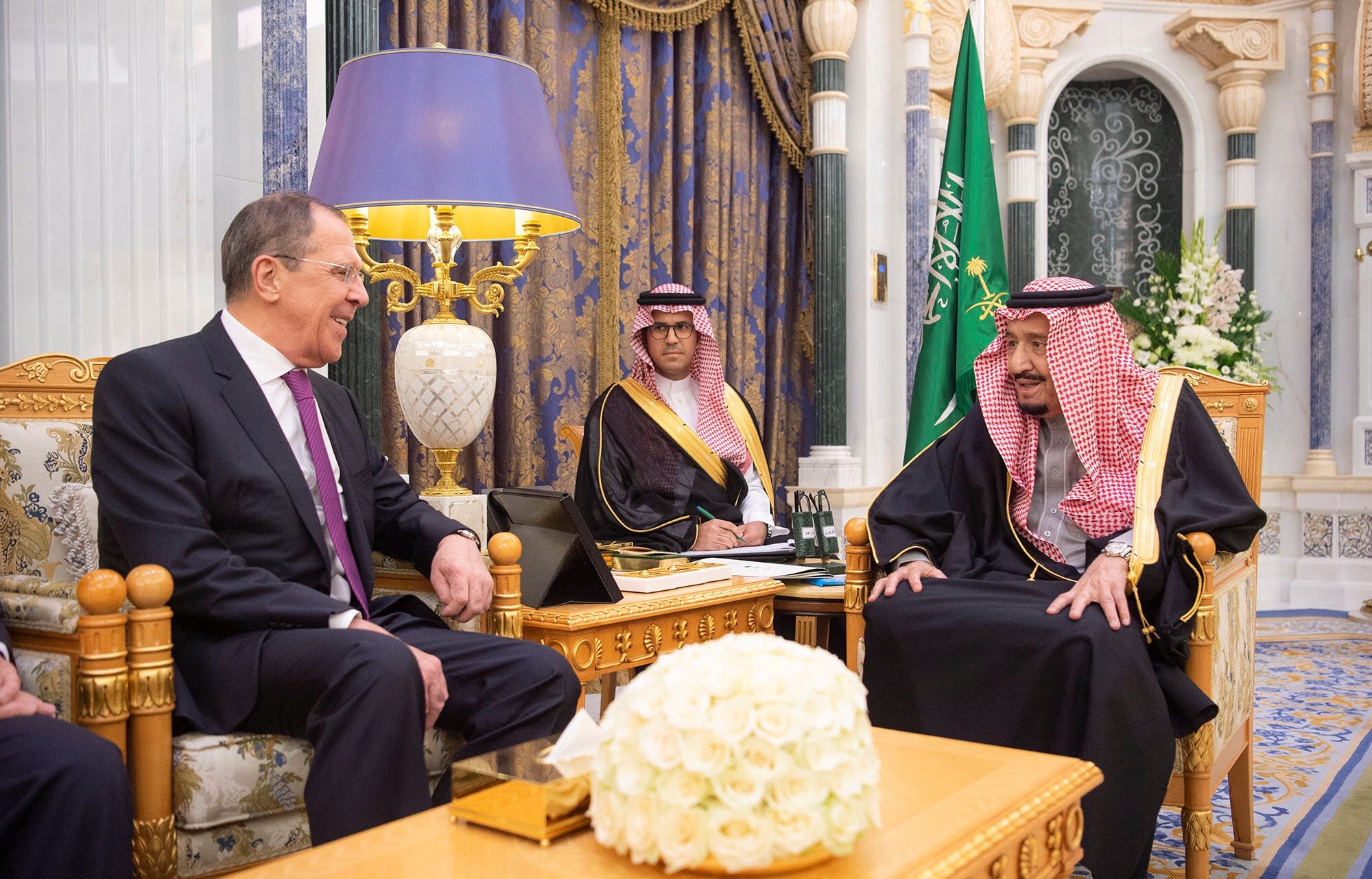 وزير الخارجية الروسي سيرغي لافروف يلتقي العاهل السعودي الملك سلمان بن عبد العزيز / رويترز