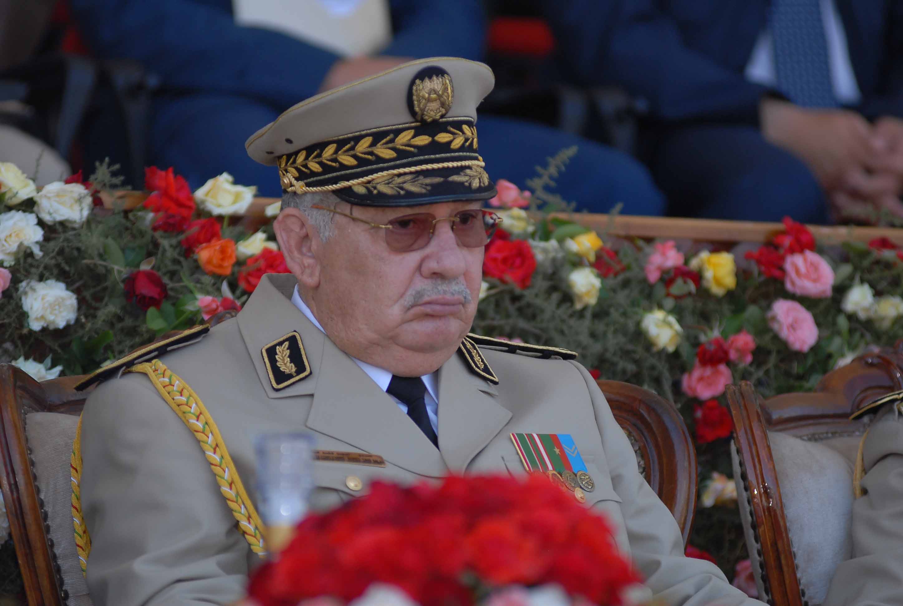 قائد الجيش الجزائري غير نبرة خطابه