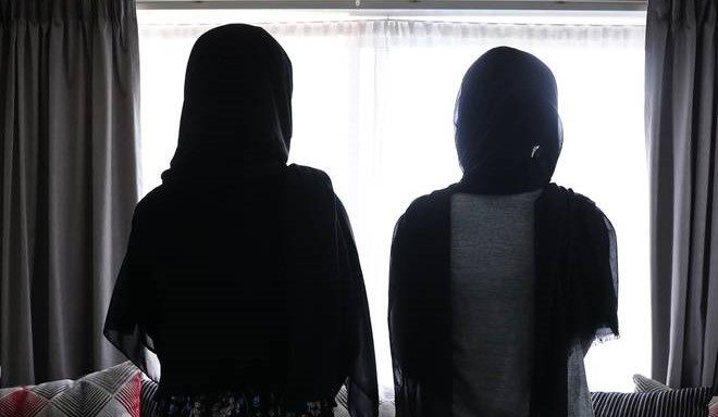 إقرا وأسما الأختين صاحبتا المشكلة مع المخمور في نيوزيلندا/ صحيفة NZ Herald النيوزيلندية