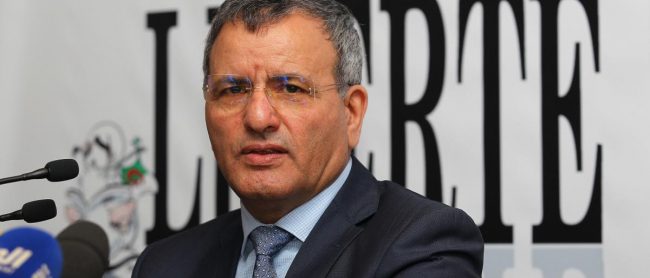 جنرال جزائري متقاعد «يتناسى» خلافه مع القايد صالح ويدعم «إزاحة» بوتفليقة