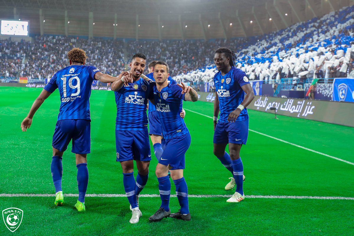 يسجل بها ويمنع أهدافاً عند اللزوم.. «يد الوحش» تشعل معركة افتراضية بين مشجعي الكرة في السعودية