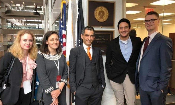 الفنانان المصريان عمرو واكد وخالد أبو النجا أثناء مشاركتهما في جلسة عقدت بالكونغرس الأمريكي/الشبكات الاجتماعية